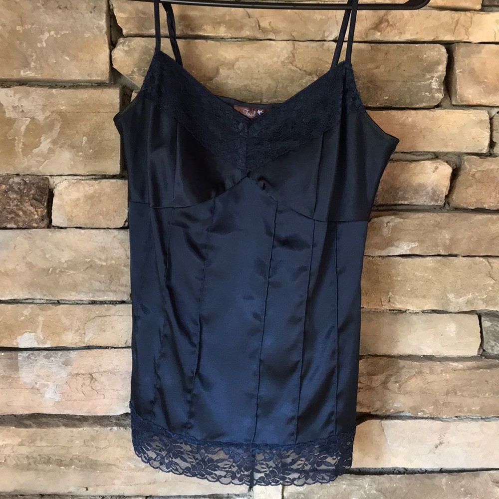Fossil tank